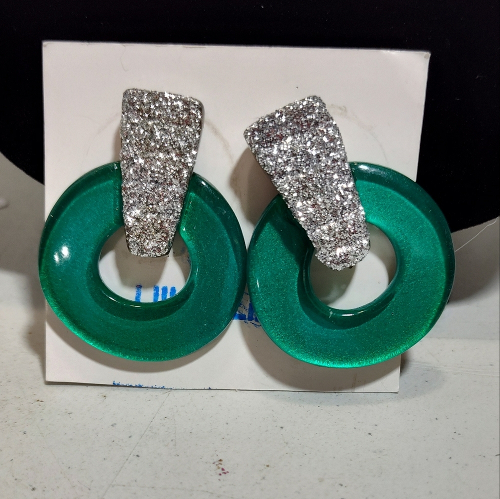 Elegant Green and Silver Earrings